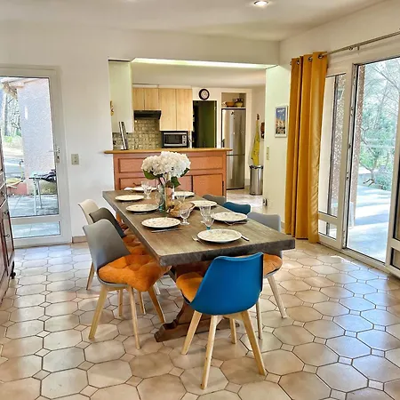 Maison Familiale A Sanary, En Pleine Pinede Villa *