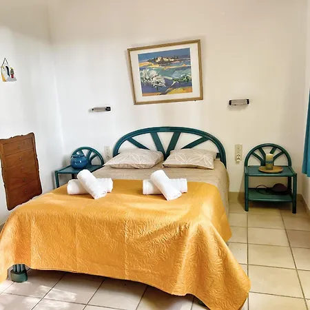 Maison Familiale A Sanary, En Pleine Pinede