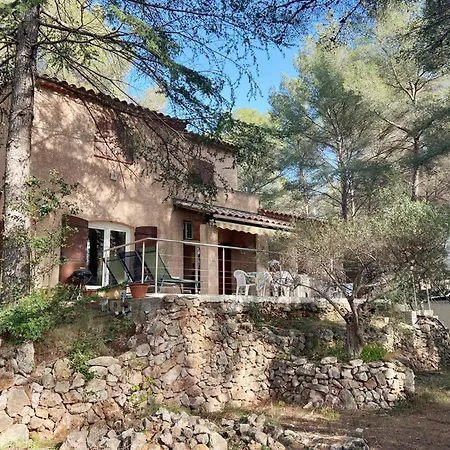 Villa Maison Familiale A Sanary, En Pleine Pinede *